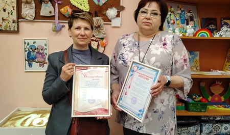 Пусть звучит детский смех и сияют улыбки.